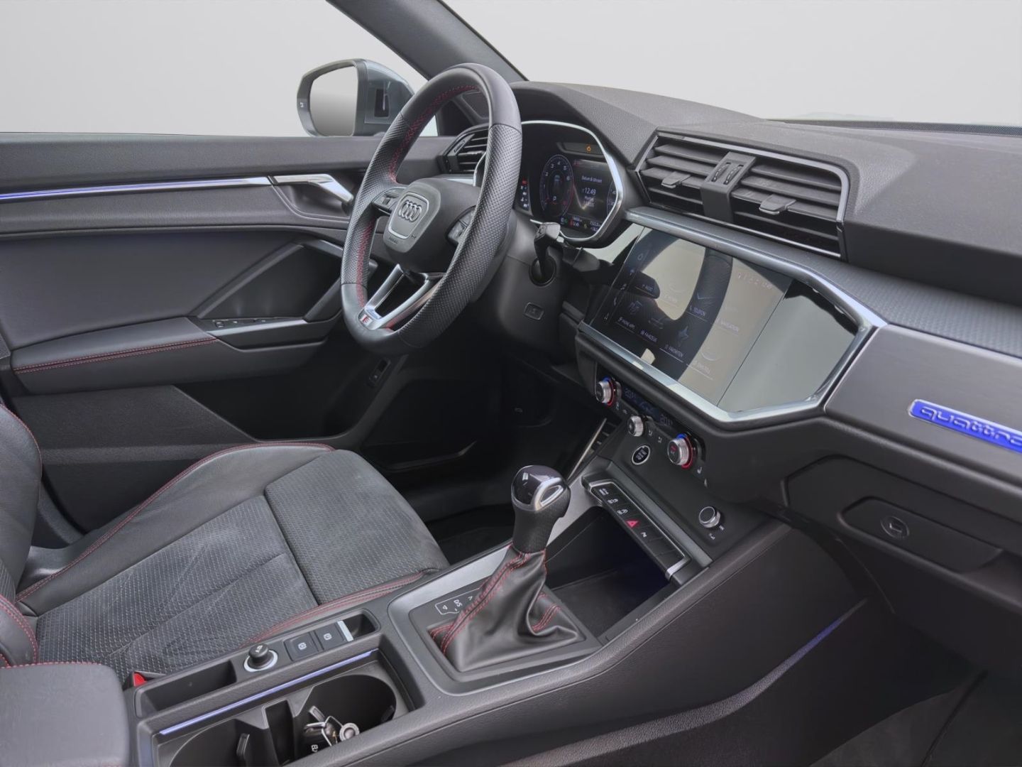 Audi Q3 40 TFSI Q S LINE - Samsaru's Car Outlet