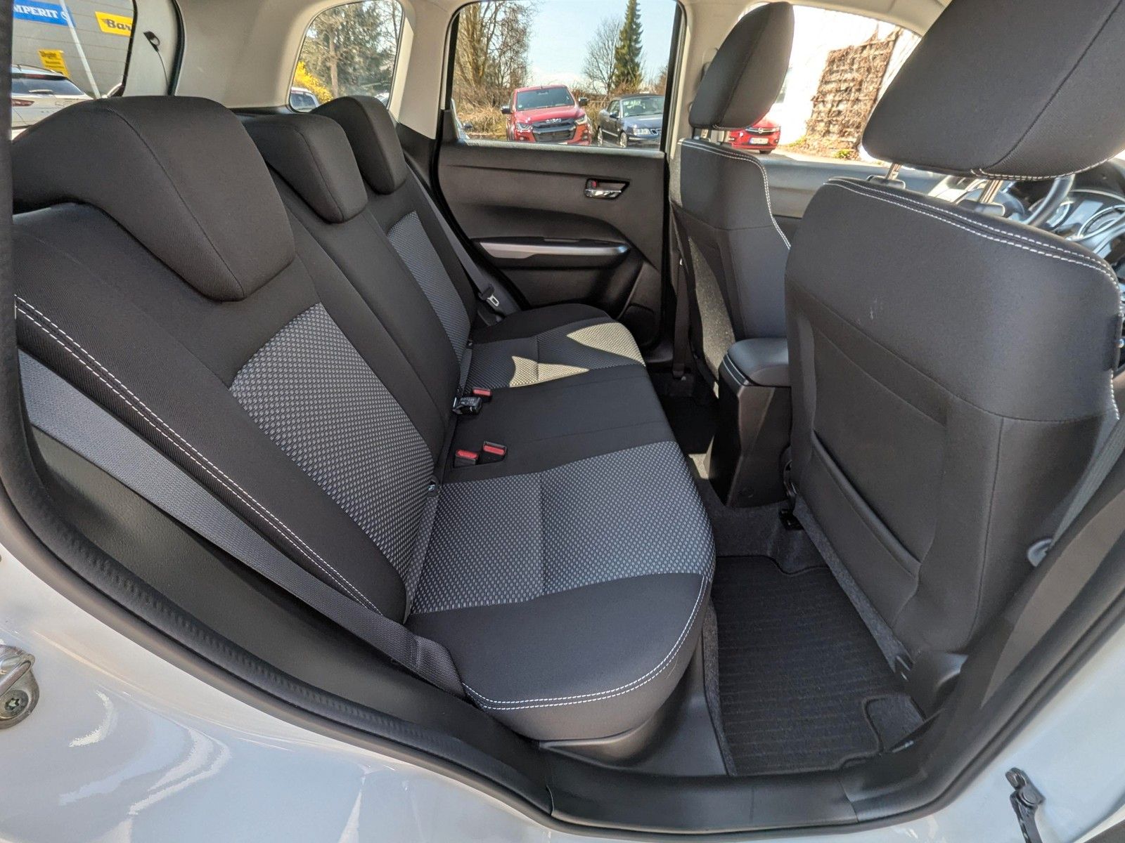 Suzuki Vitara 1.4 Mild-Hybrid Comfort - Samsaru's Car Outlet
