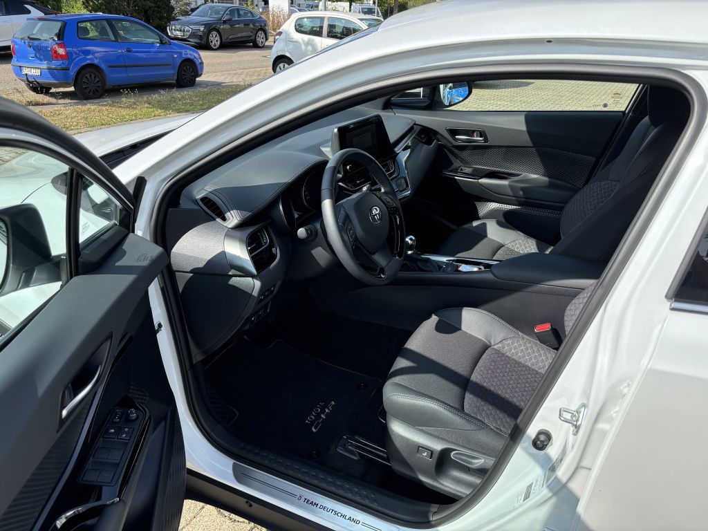 Toyota C-HR 2.0 Hybrid Team Deutschland