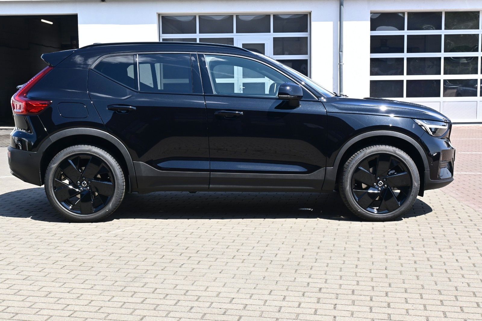Volvo XC40 B3 DKG Plus Black Edition*PANO*360°*ACC*AHK