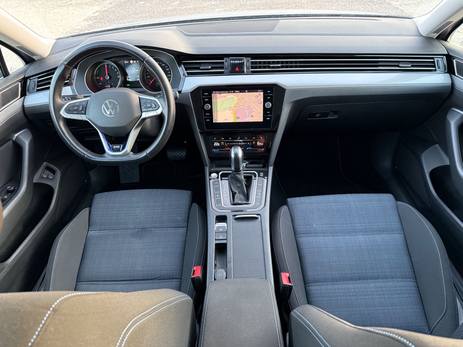 Volkswagen Passat Variant GTE Business - Samsaru's Car Outlet