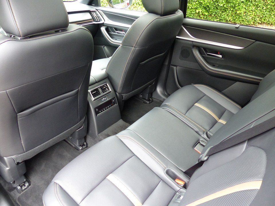 Mazda CX-80 2.5L e-SKYACTIV PHEV Homura Plus mit Anhän