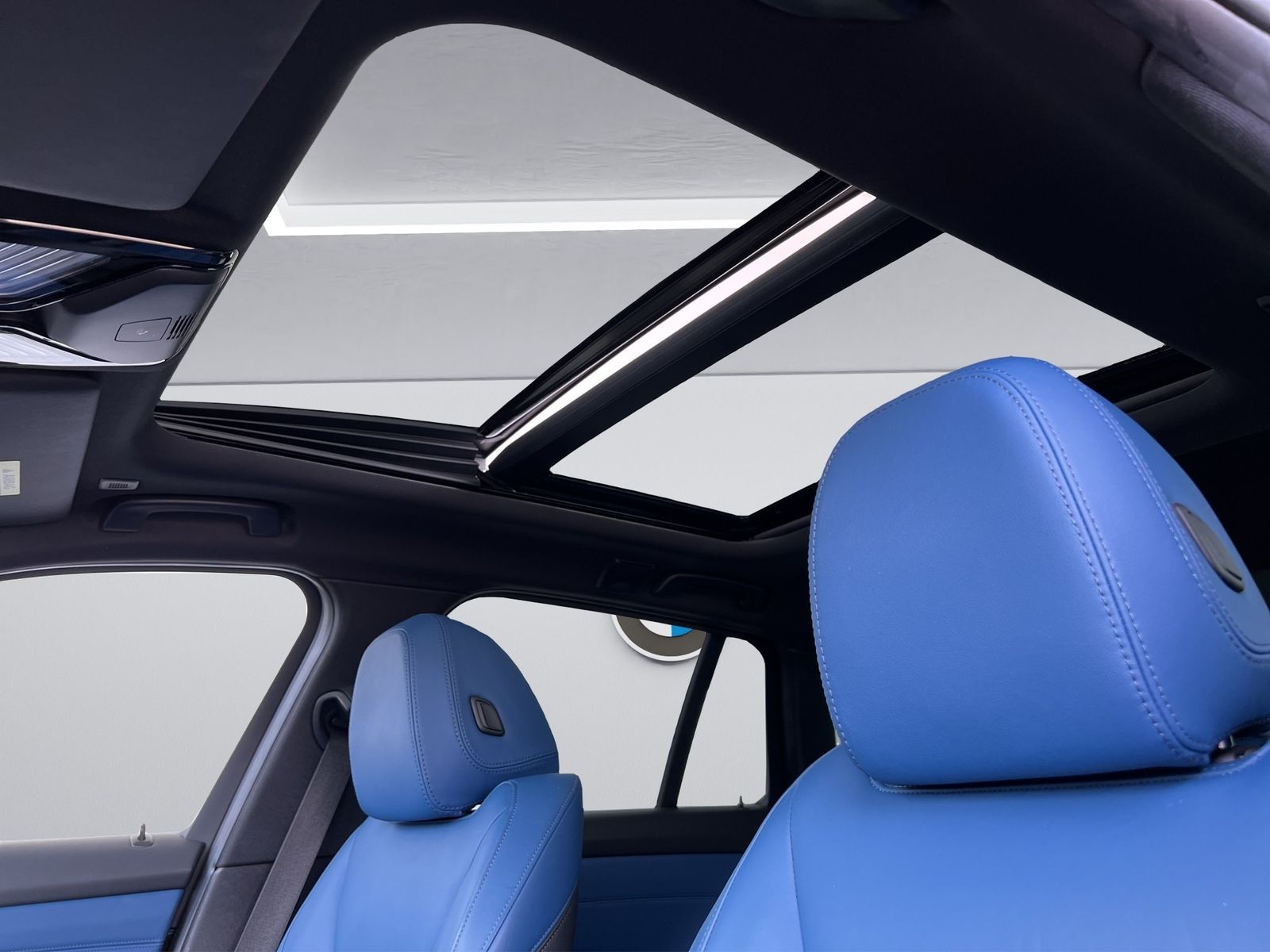 BMW 330i xDrive Touring M-Sport - Samsaru's Car Outlet