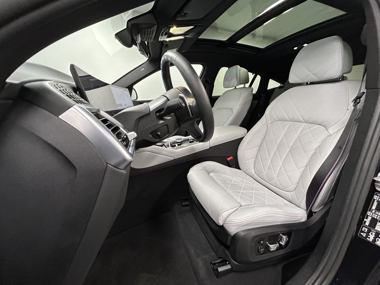 BMW X6 xDrive40d M Sportpaket Pro Pano. AHK Massagef