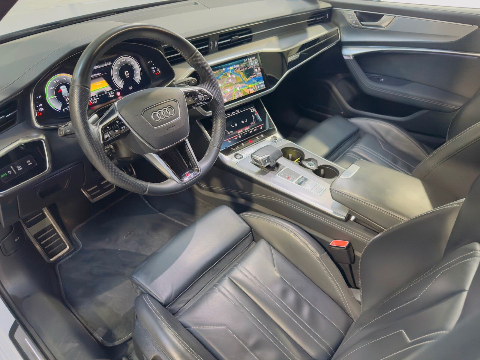 Audi A6 Avant 55 TFSi e Quattro - Samsaru's Car Outlet