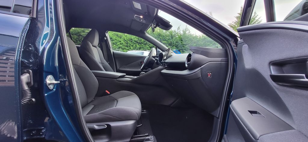 Toyota C-HR 1.8 Hybrid - Samsaru's Car Outlet