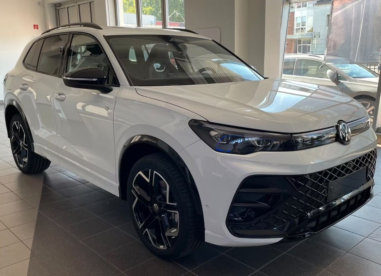 Volkswagen Tiguan TDI R-Line AHK 20Z Area Black Leder Pano