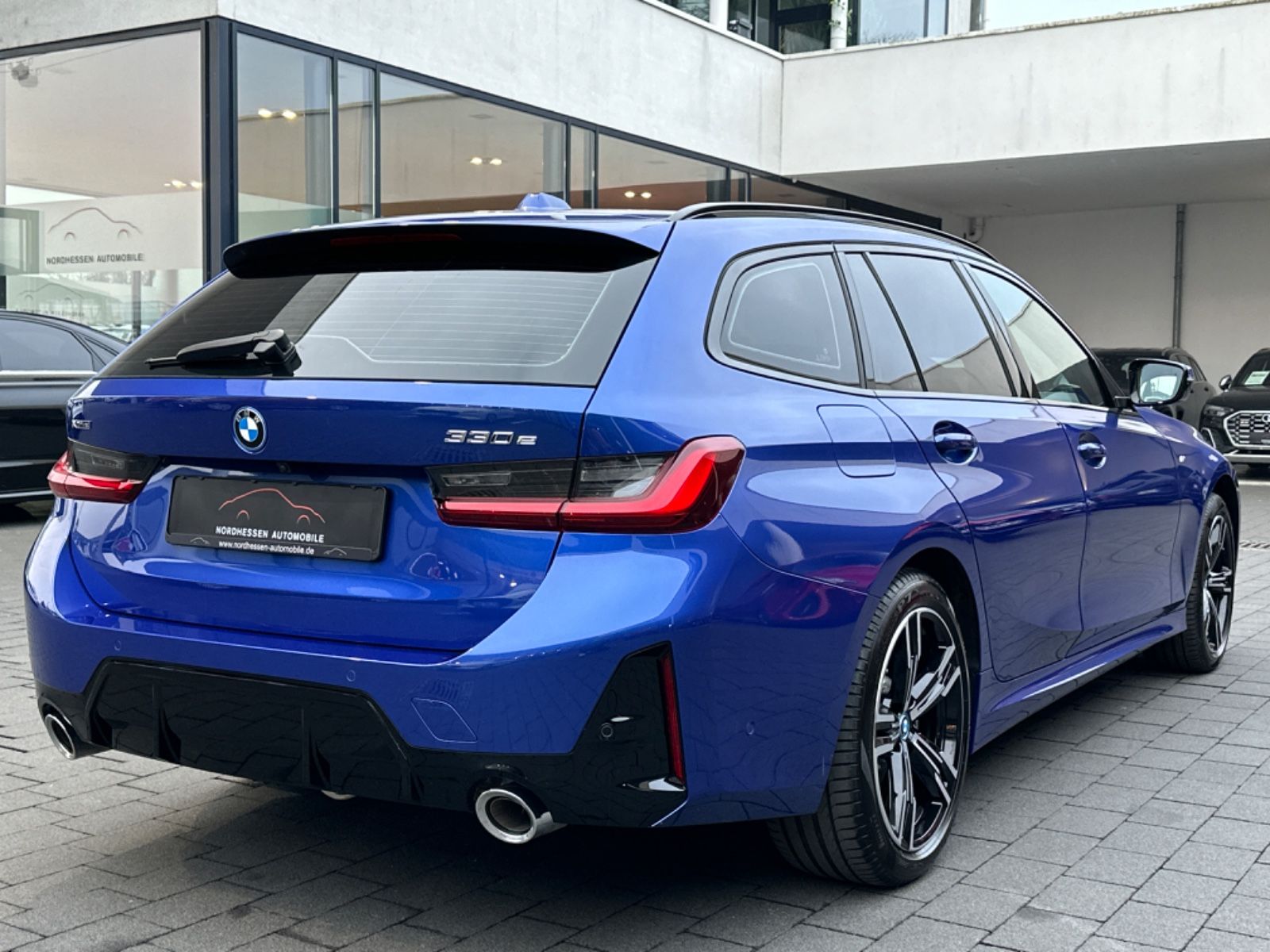 BMW 330 e xDrive Touring M Sport - Samsaru's Car Outlet