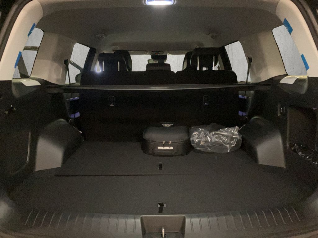 Hyundai SANTA FE Plug-In-Hybrid Signature - Samsaru's Car Outlet