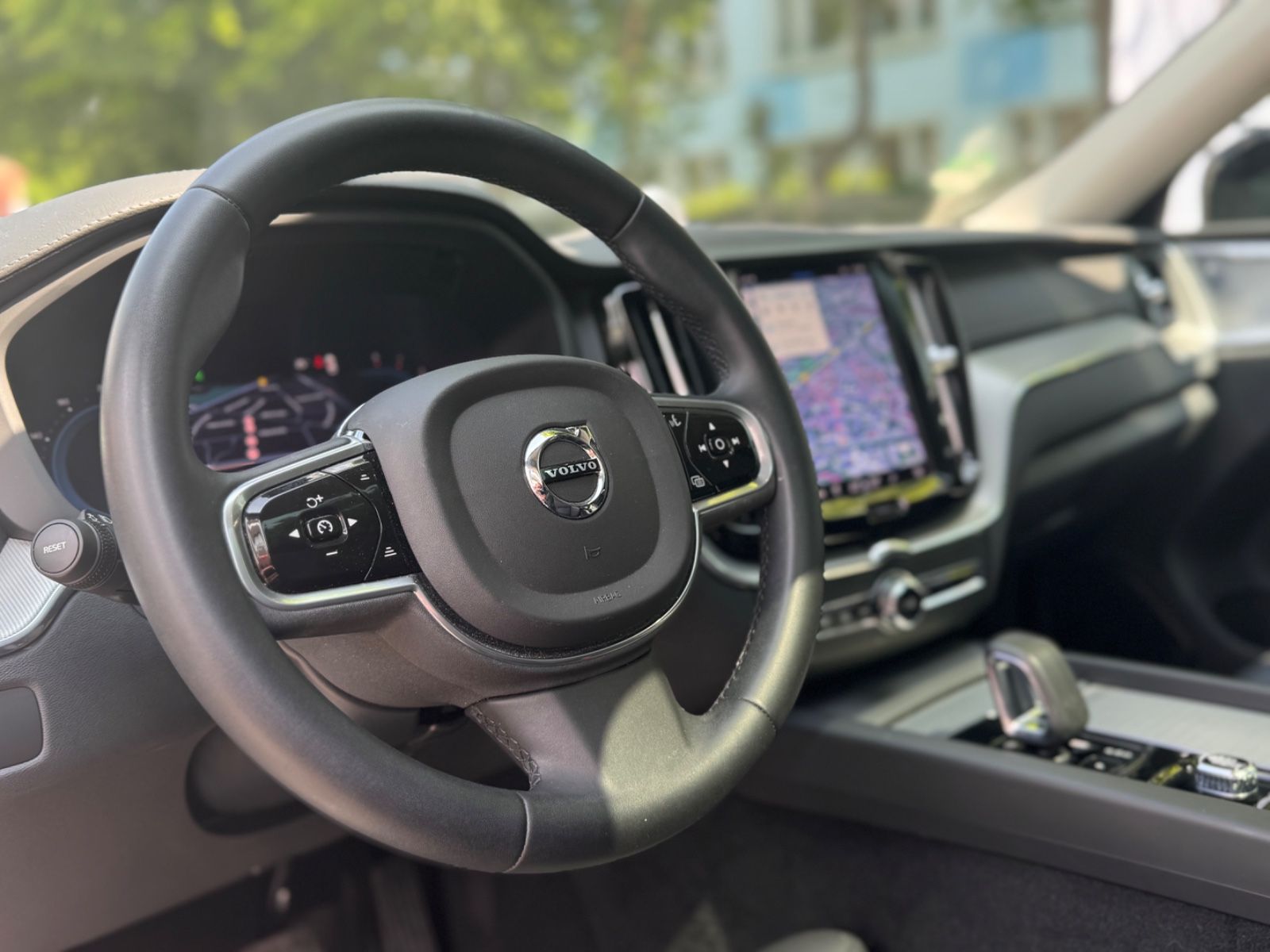 Volvo XC60 Ultimate AWD - Samsaru's Car Outlet