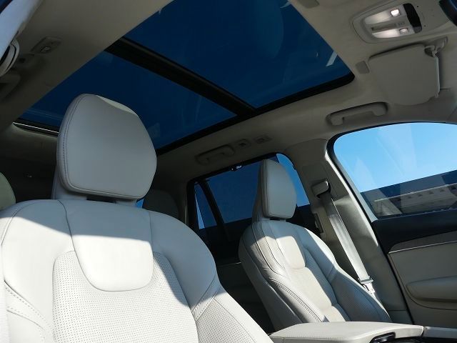 Volvo XC90 Ultimate Bright AWD - Samsaru's Car Outlet
