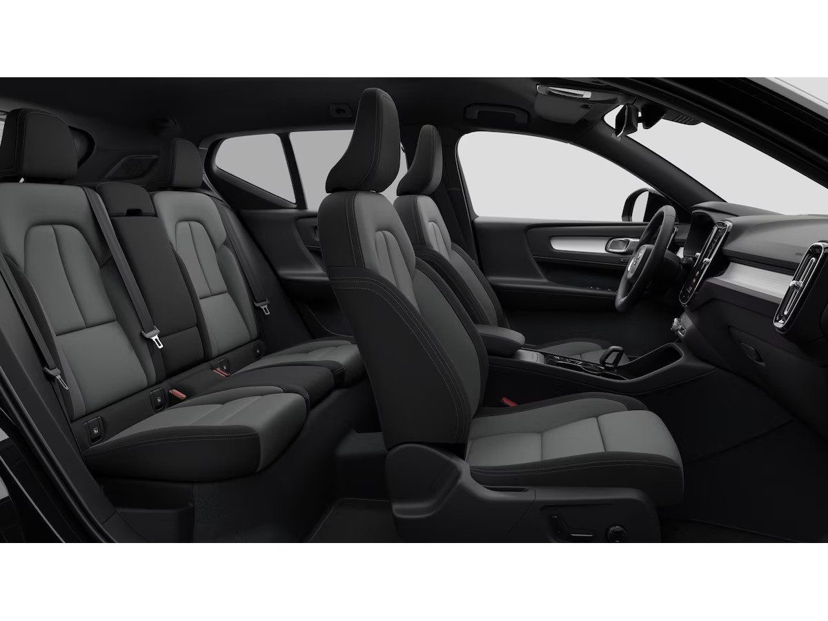 Volvo XC40 B3 Benzin Plus Black - Samsaru's Car Outlet
