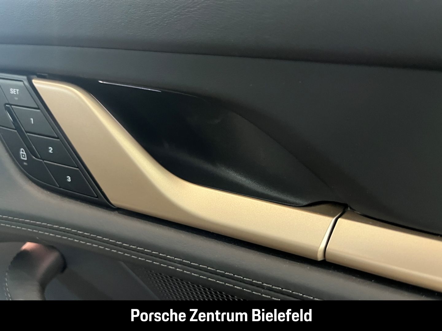 Porsche Taycan 4S Cross Turismo Panorama Luftfederung