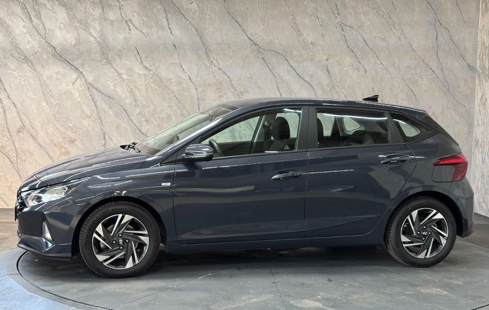 Hyundai i20 Trend Mild-Hybrid+Navi+1.Hand+MwSt.