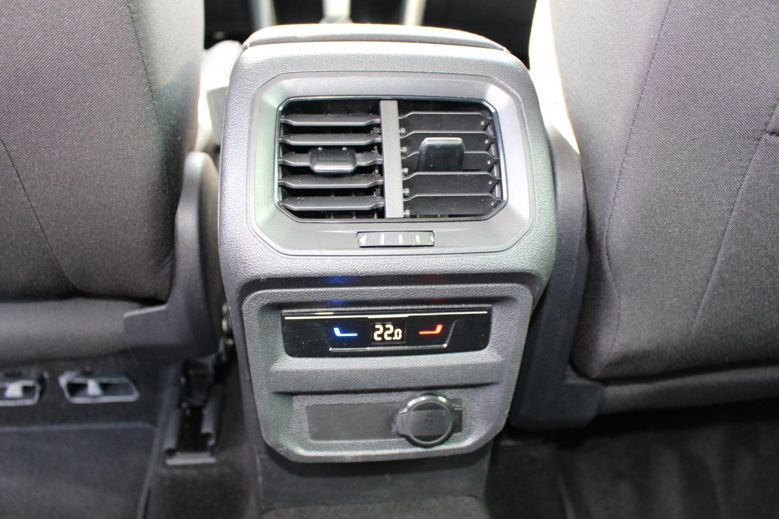 Volkswagen Tiguan 1.5 TSI DSG Move - Samsaru's Car Outlet