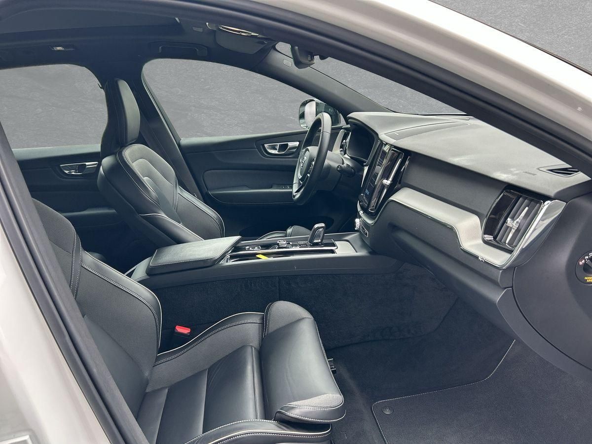 Volvo XC60 T6 Plug-In Hybrid R-Design #AHK #ACC #Luft