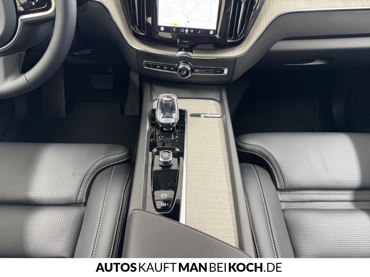 Volvo XC60 T6 Plug-In AWD - Samsaru's Car Outlet