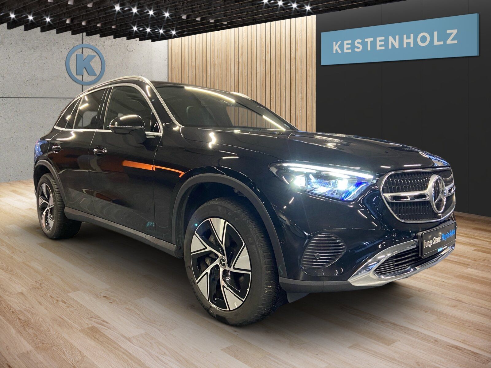 Mercedes-Benz GLC 300 e 4M *AVANTGARDE*AHK*360°*PANO*STHZ*MEM*