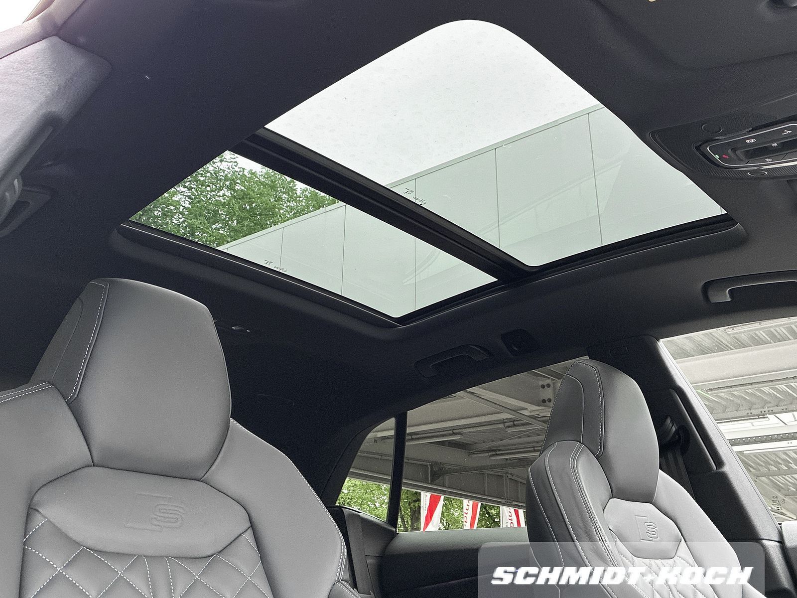 Audi Q8 SUV TFSI e quattro S line Stronic UPE129 NAVI