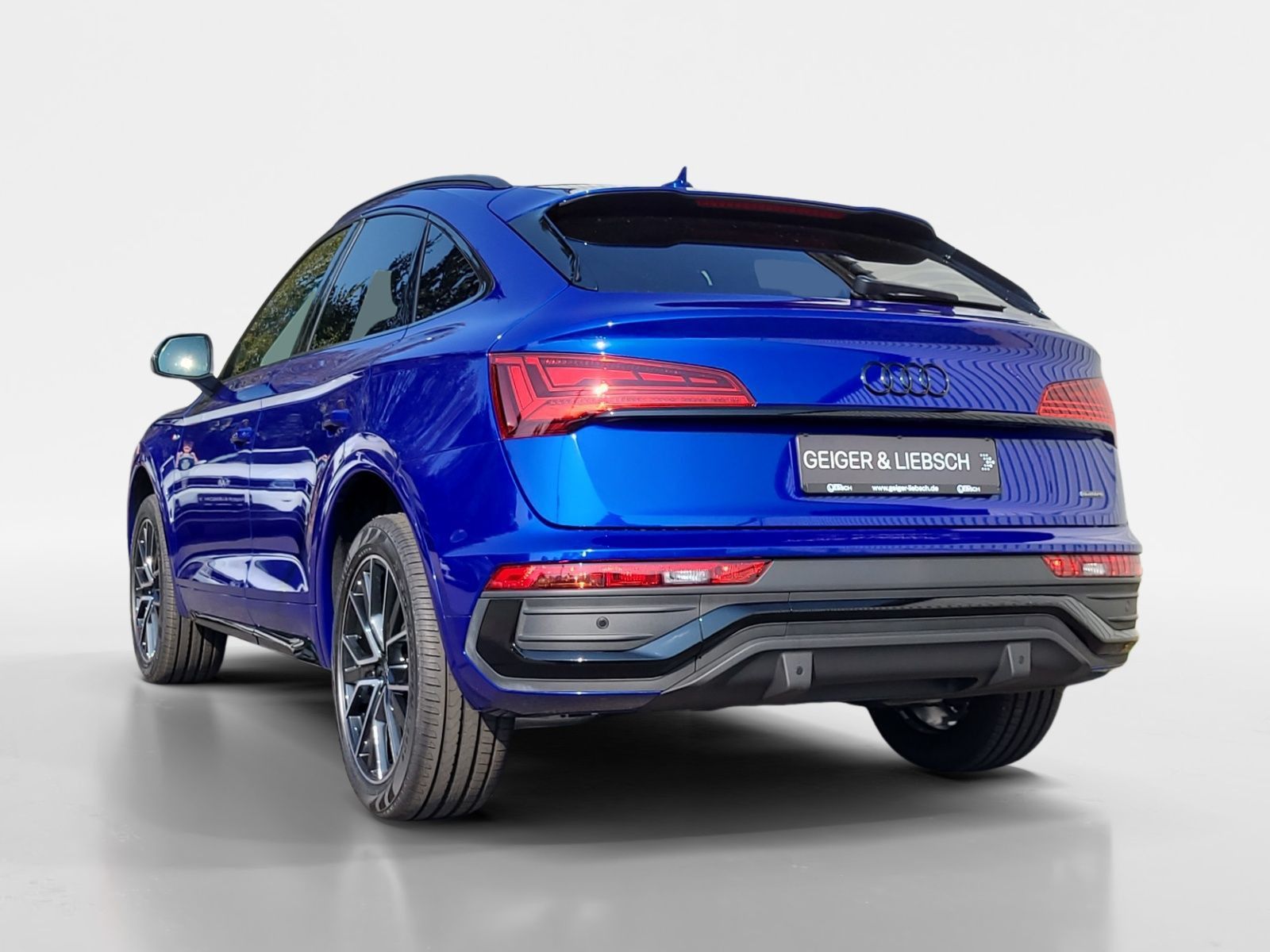 Audi Q5 Sportback 40 TDI quattro S-LINE - Samsaru's Car Outlet