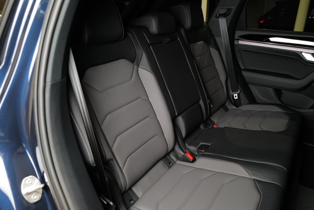 Volkswagen Touareg 3.0TDI R-Line BlackStyle StdHz Wankstabi