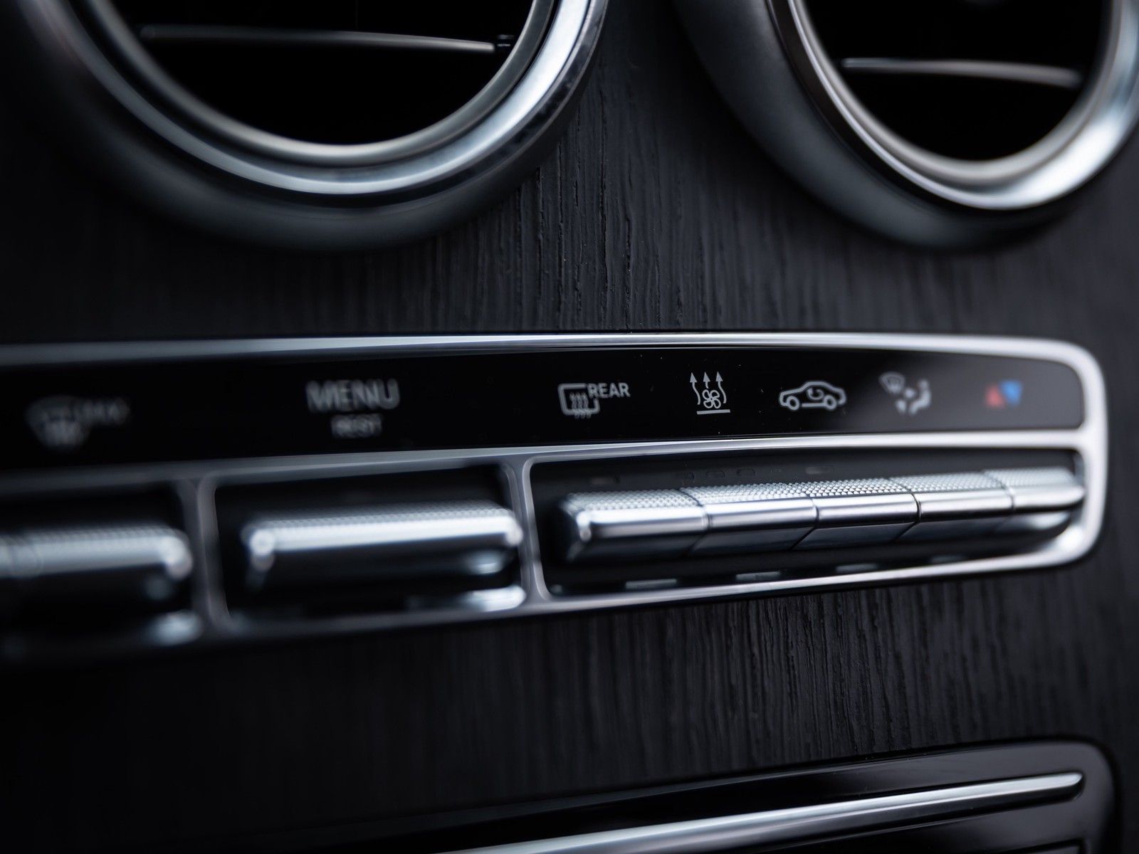 Mercedes-Benz GLC 300 e 4Matic /AMG-LINE/LED/HEAD-UP/360°KAM/