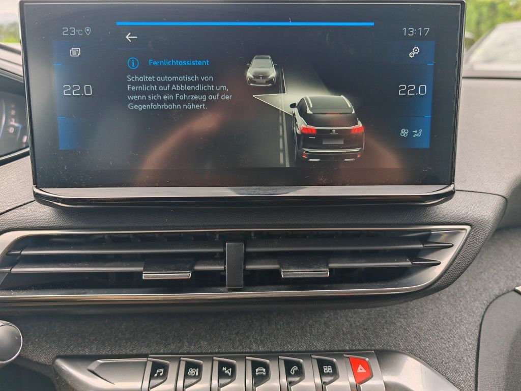 Peugeot 3008 PureTech EAT8 ALLURE PACK TOP - Samsaru's Car Outlet