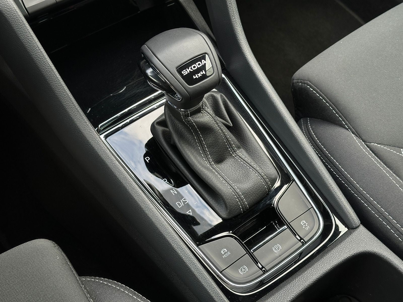 Skoda 150PS 4x4 DSG Sportline Side Assist eHK LM19"AHK