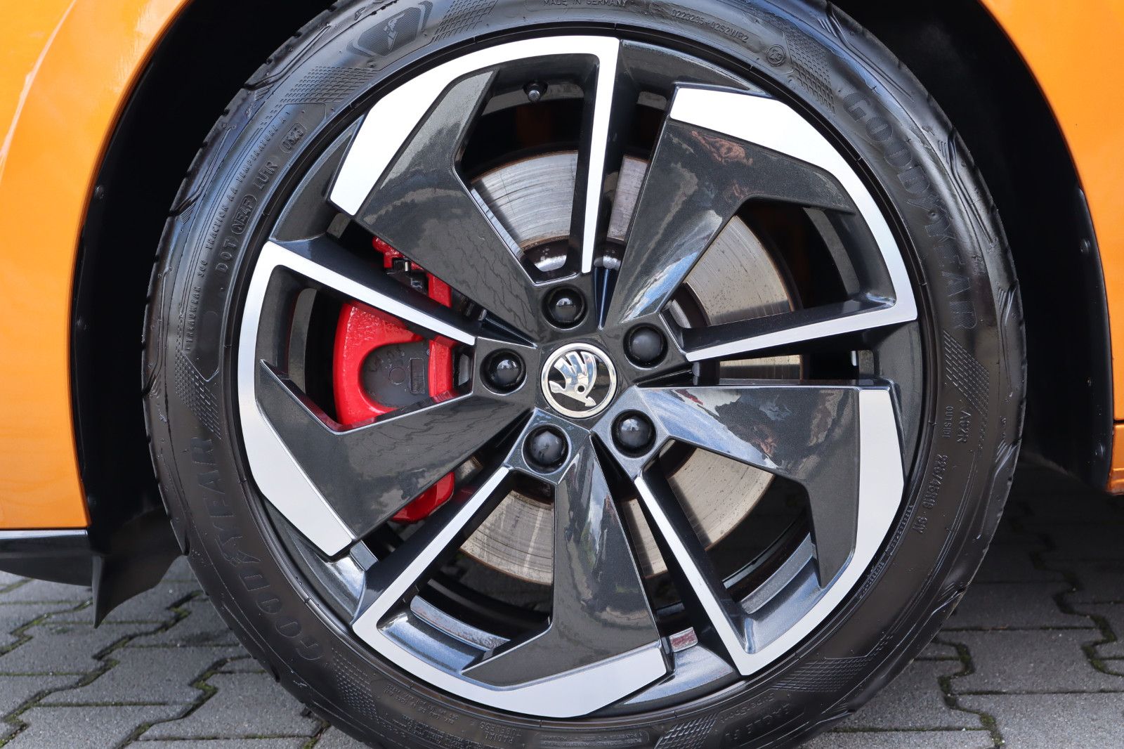 Skoda Octavia Combi RS 1.4 TSI iV DSG !LED+Navi+Pano!
