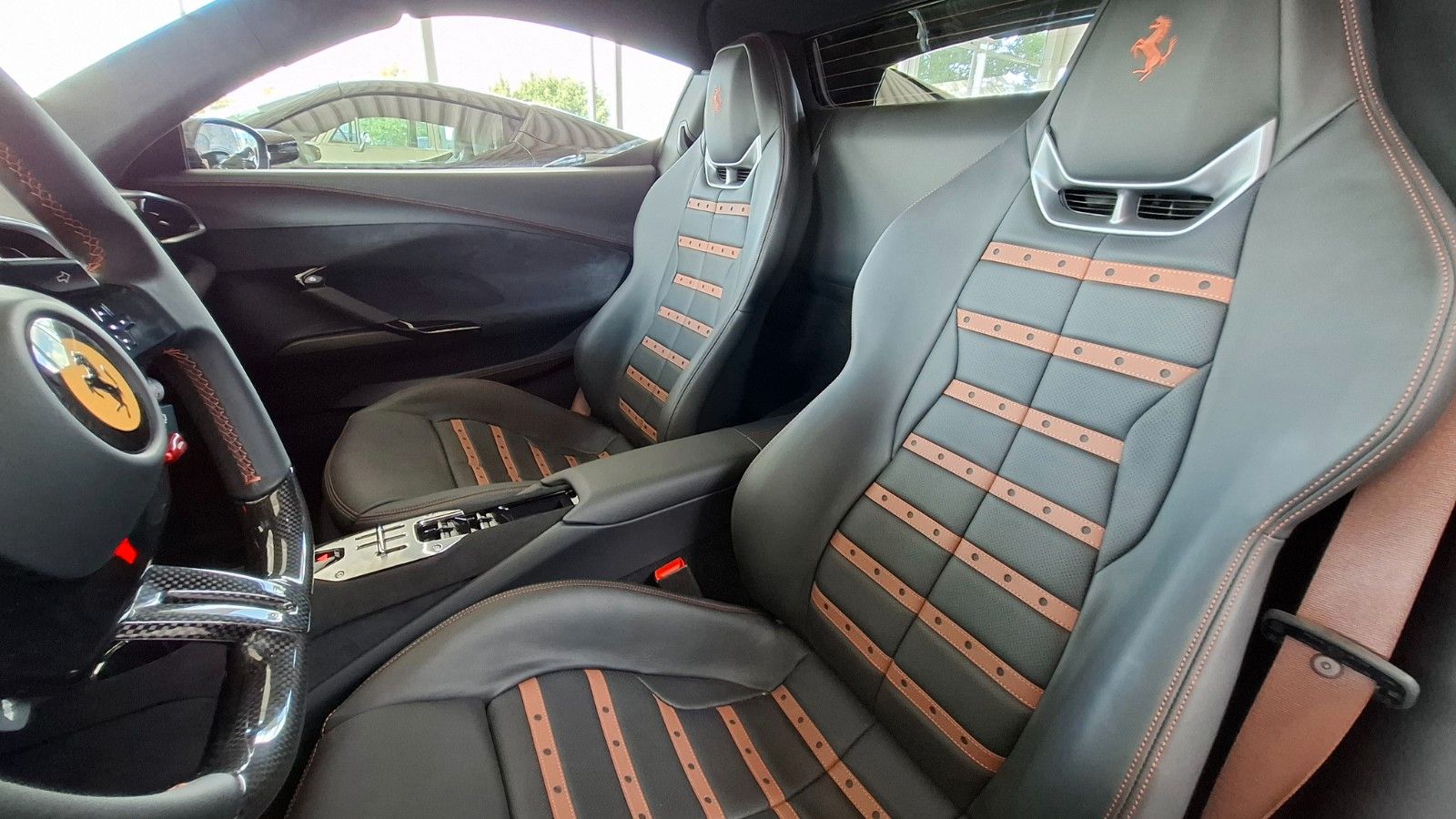 Ferrari 296 GTS DAYTONA STYLE CARBON NP: 385.000 €