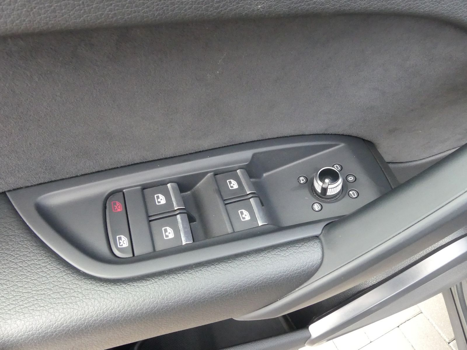 Audi Q5 40 TDI S-Line s-tronic - Samsaru's Car Outlet