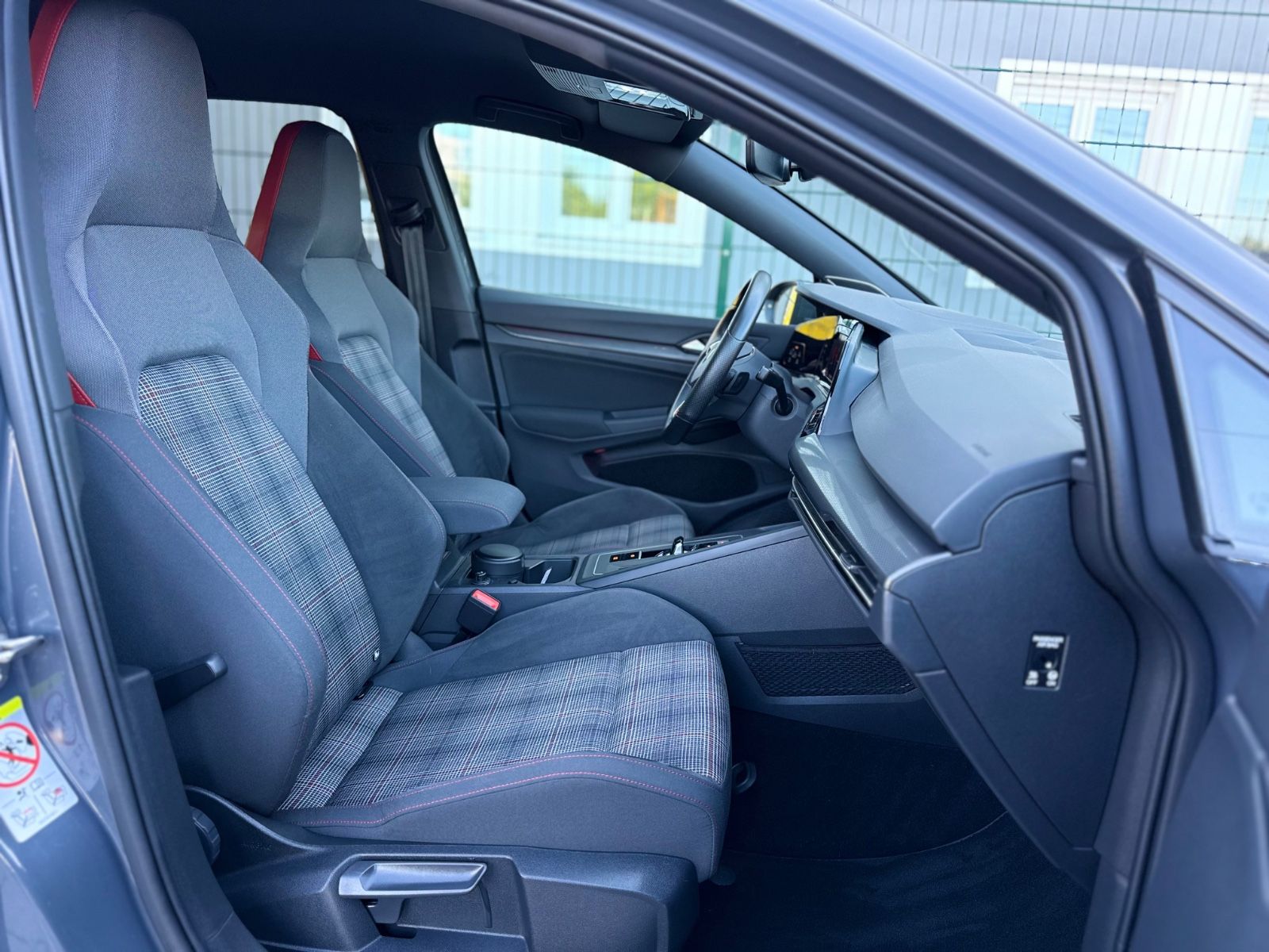 Volkswagen Golf VIII Lim. GTI - Samsaru's Car Outlet