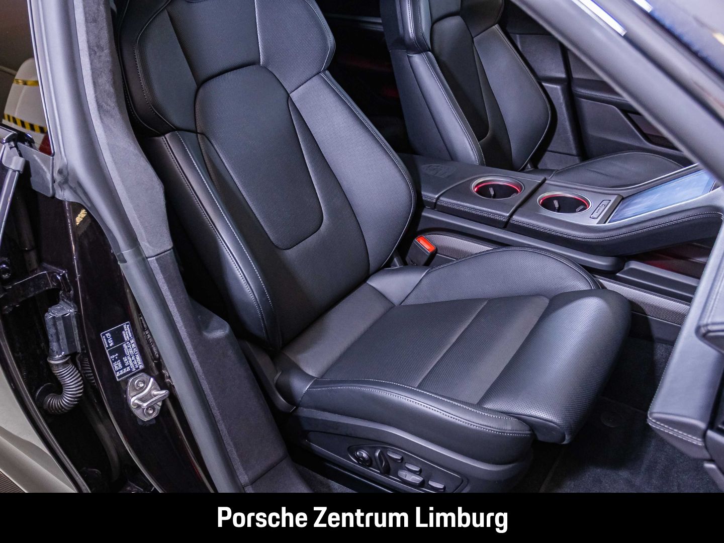 Porsche Taycan Turbo S Panorama Performancebatterie+ LED