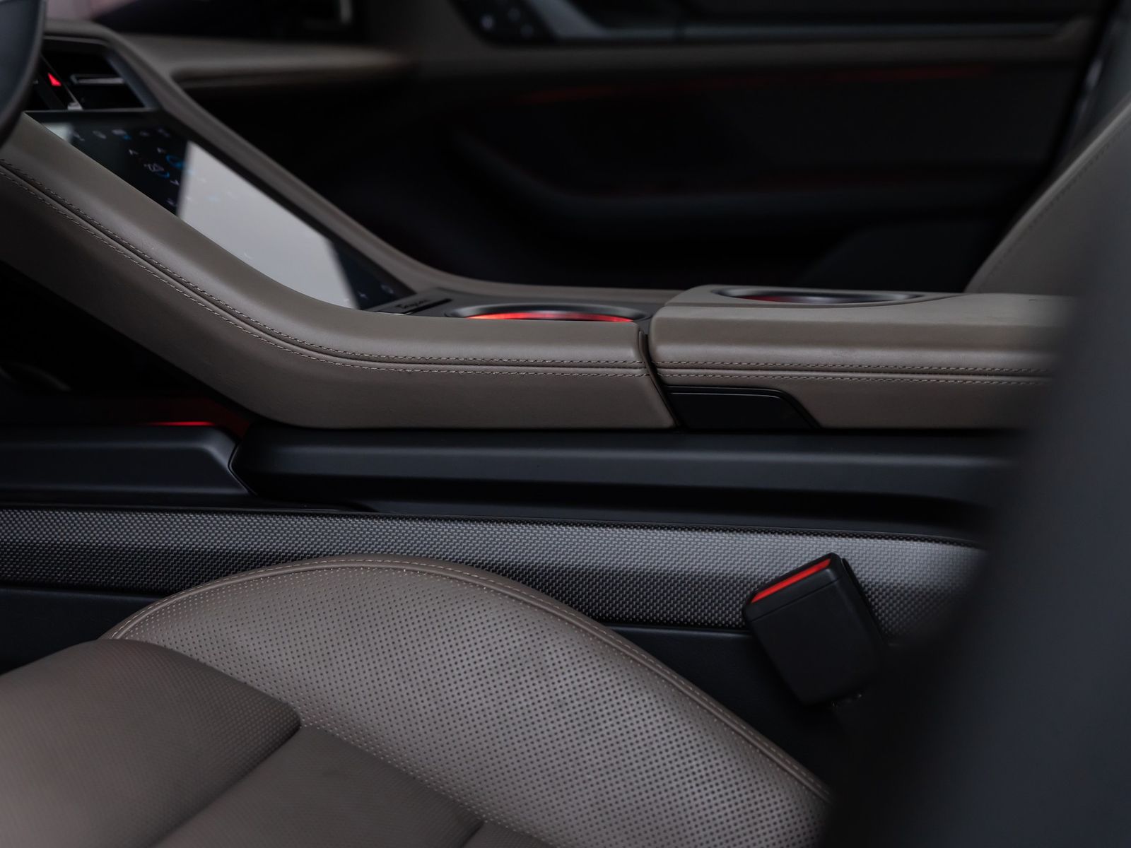 Porsche Taycan GTS Sport Turismo SPORTDESIGN CARBON*BURM
