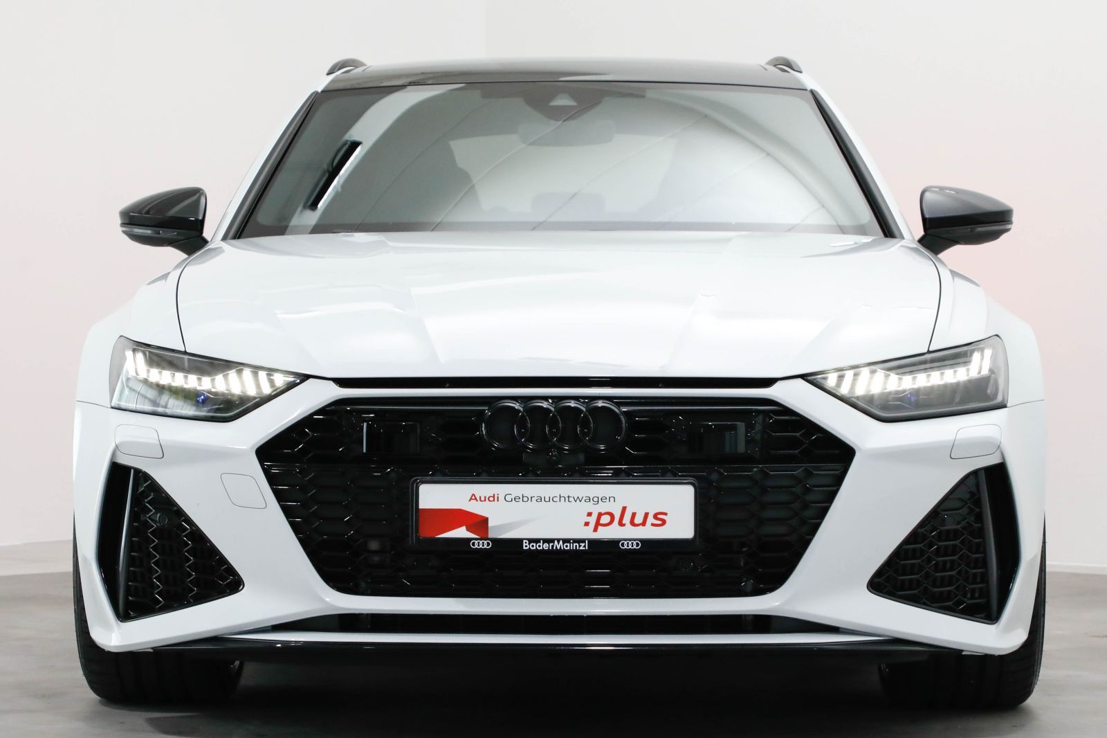 Audi RS 6 Avant AHK Matrix HUD Keramik Pano 305km/h