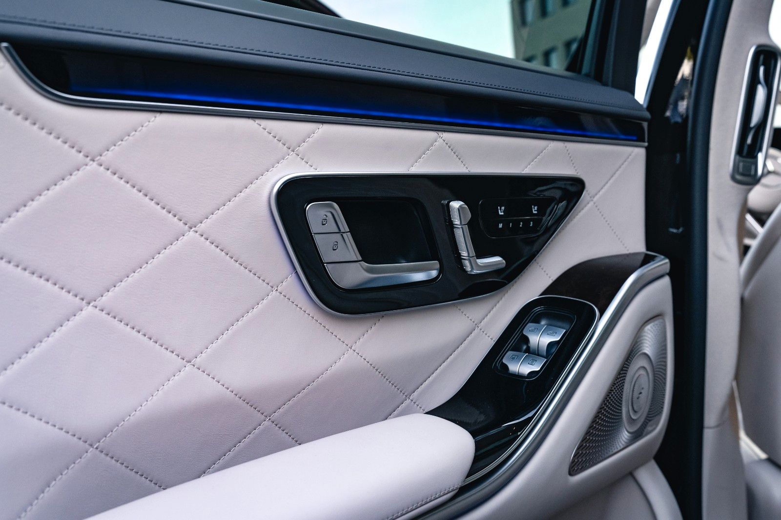 Mercedes-Benz S 580 4Matic - Samsaru's Car Outlet