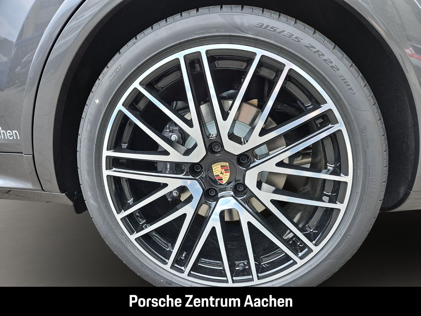 Porsche Cayenne E-Hybrid BOSE Panoramadach Luftfederung