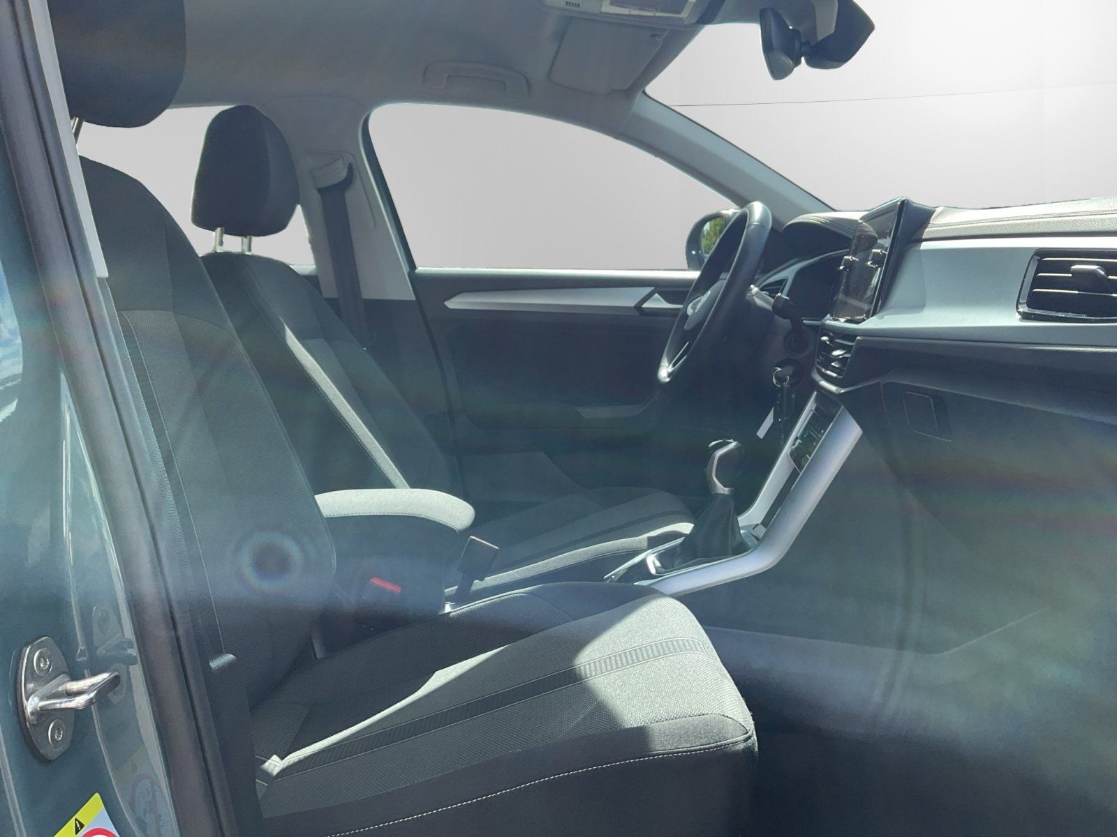 Volkswagen T-Roc 1.0 TSI Life - Samsaru's Car Outlet