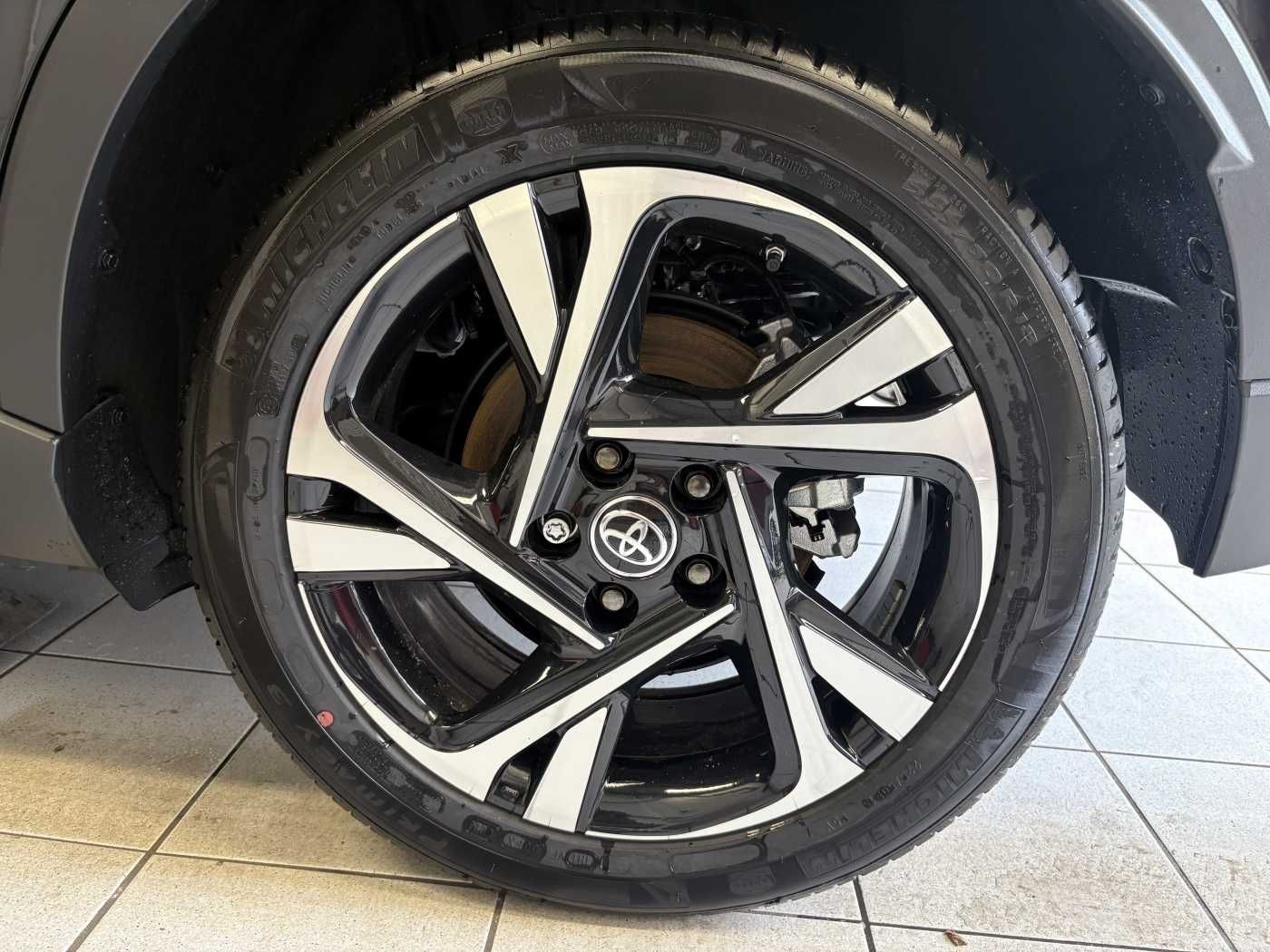 Toyota C-HR Hybrid - Samsaru's Car Outlet