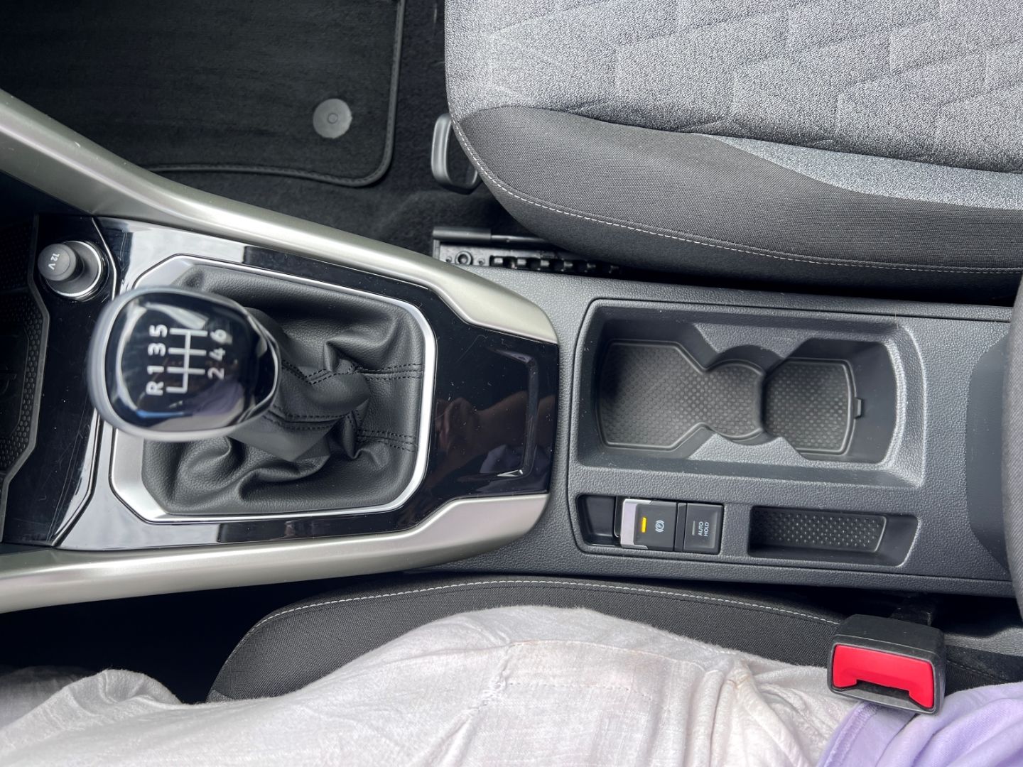 Volkswagen T-Roc 1.0TSI Move - Samsaru's Car Outlet
