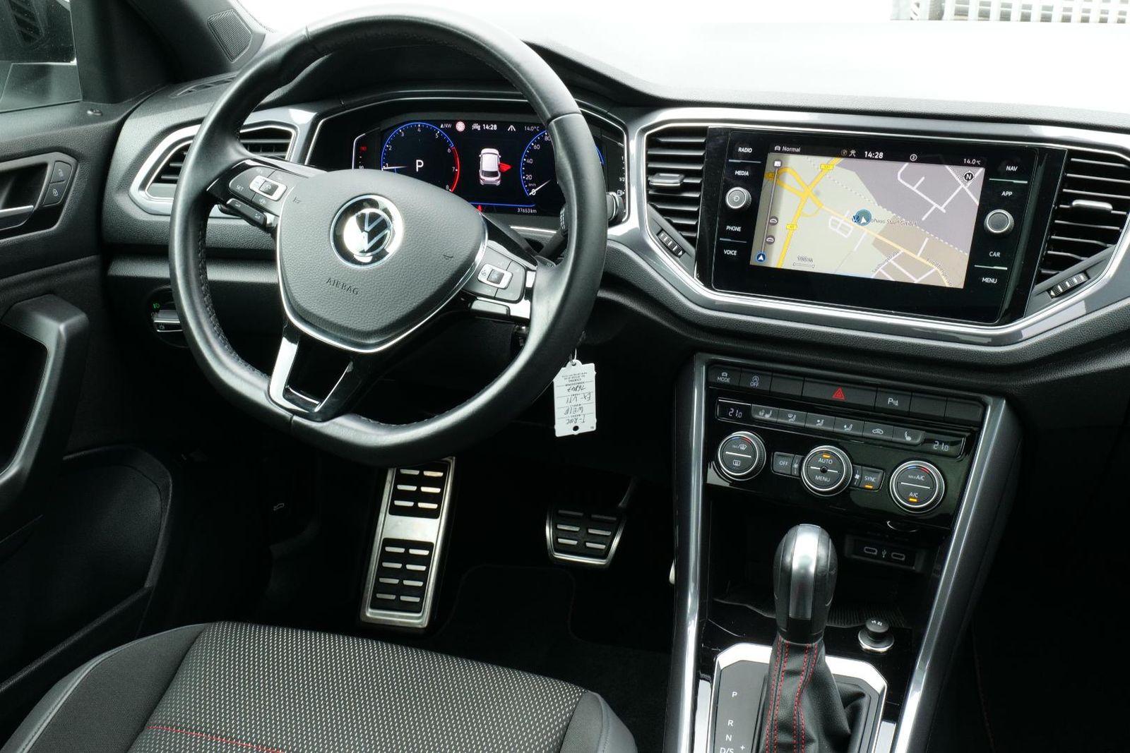 Volkswagen T-ROC Sport 1.5 TSI - Samsaru's Car Outlet
