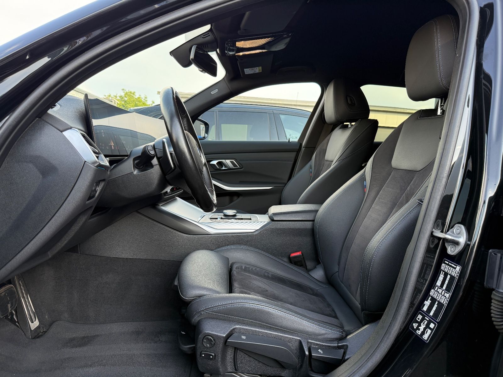 BMW 320 d xDrive M-SPORT - Samsaru's Car Outlet