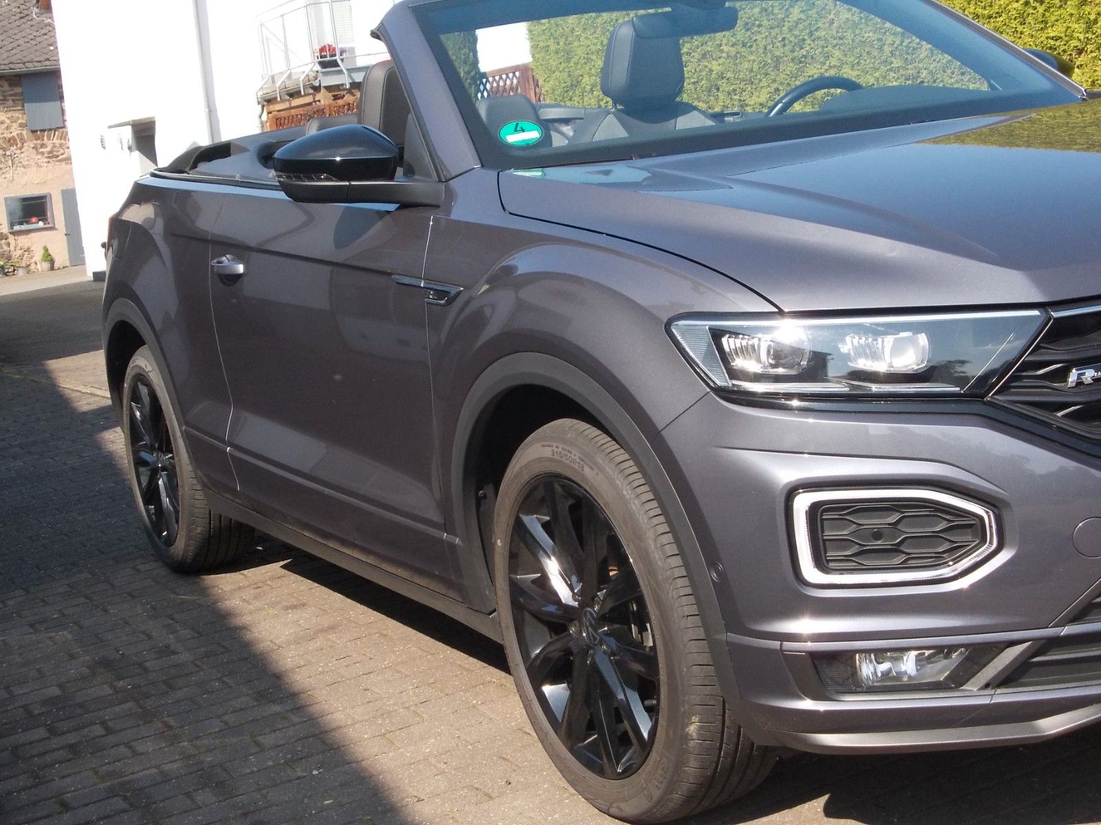 Volkswagen T-Roc R-Line - Samsaru's Car Outlet