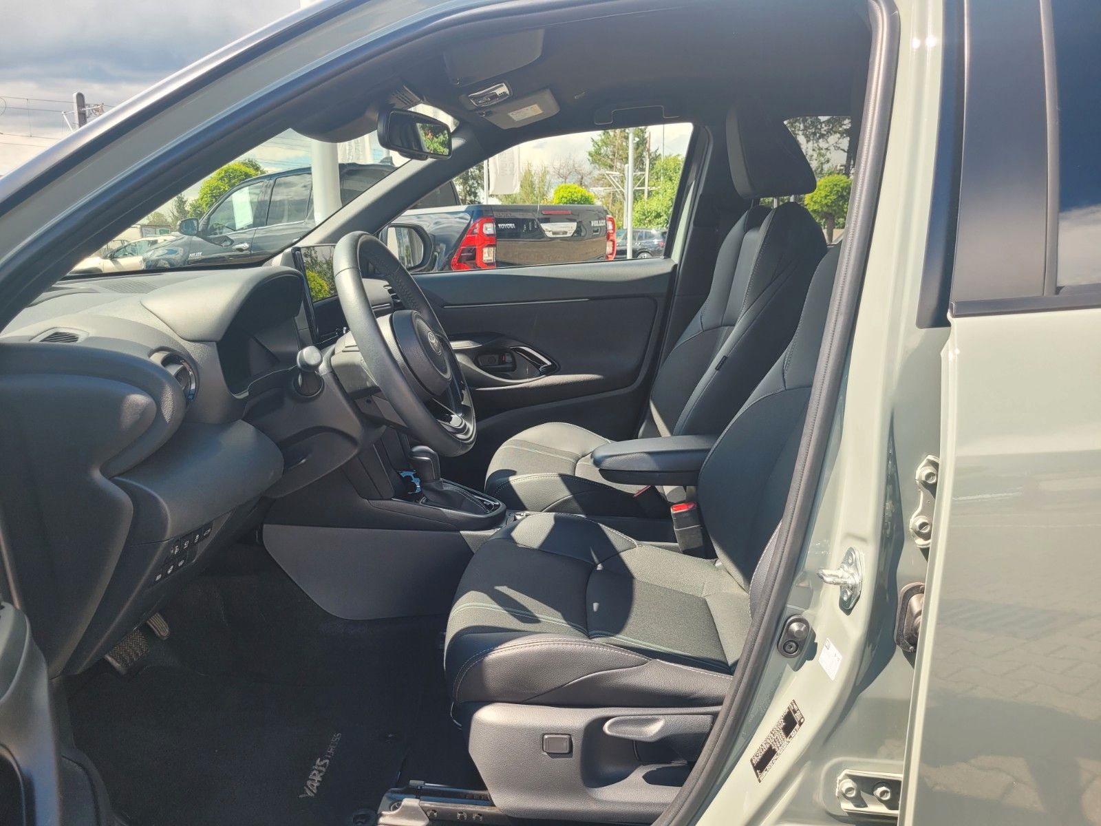 Toyota Yaris Cross Hybrid 4x4 Premiere Edt.*Vollausst.*