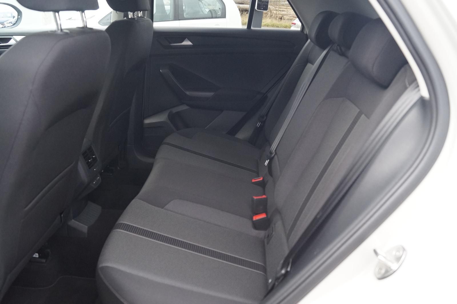 Volkswagen T-Roc Life 1.5 TSI DSG - Samsaru's Car Outlet