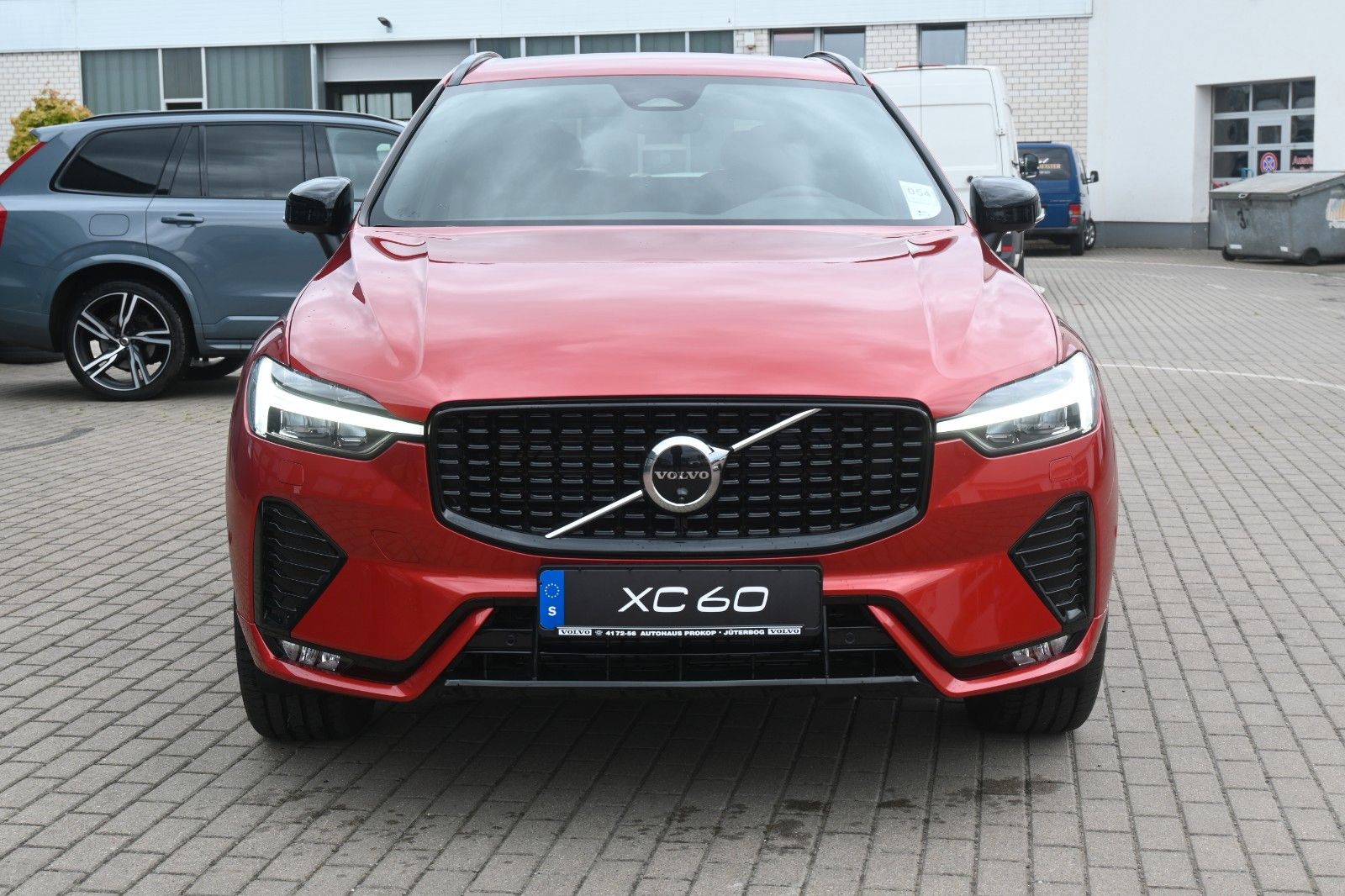 Volvo XC60 B4 D AWD Black *H&K*STDHZG*360°*ACC