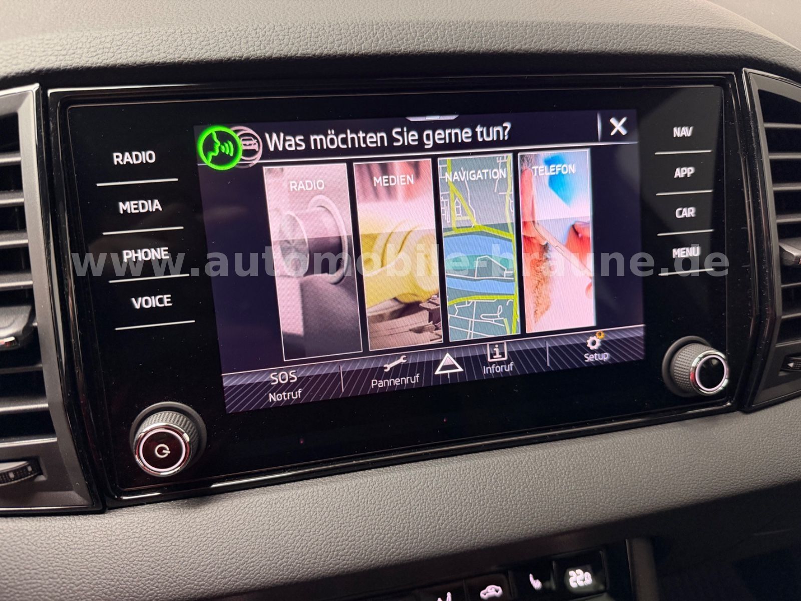 Skoda Karoq 1.5TSI DSG SPORT*PANO*SOUND*360*ASSIST*AHK