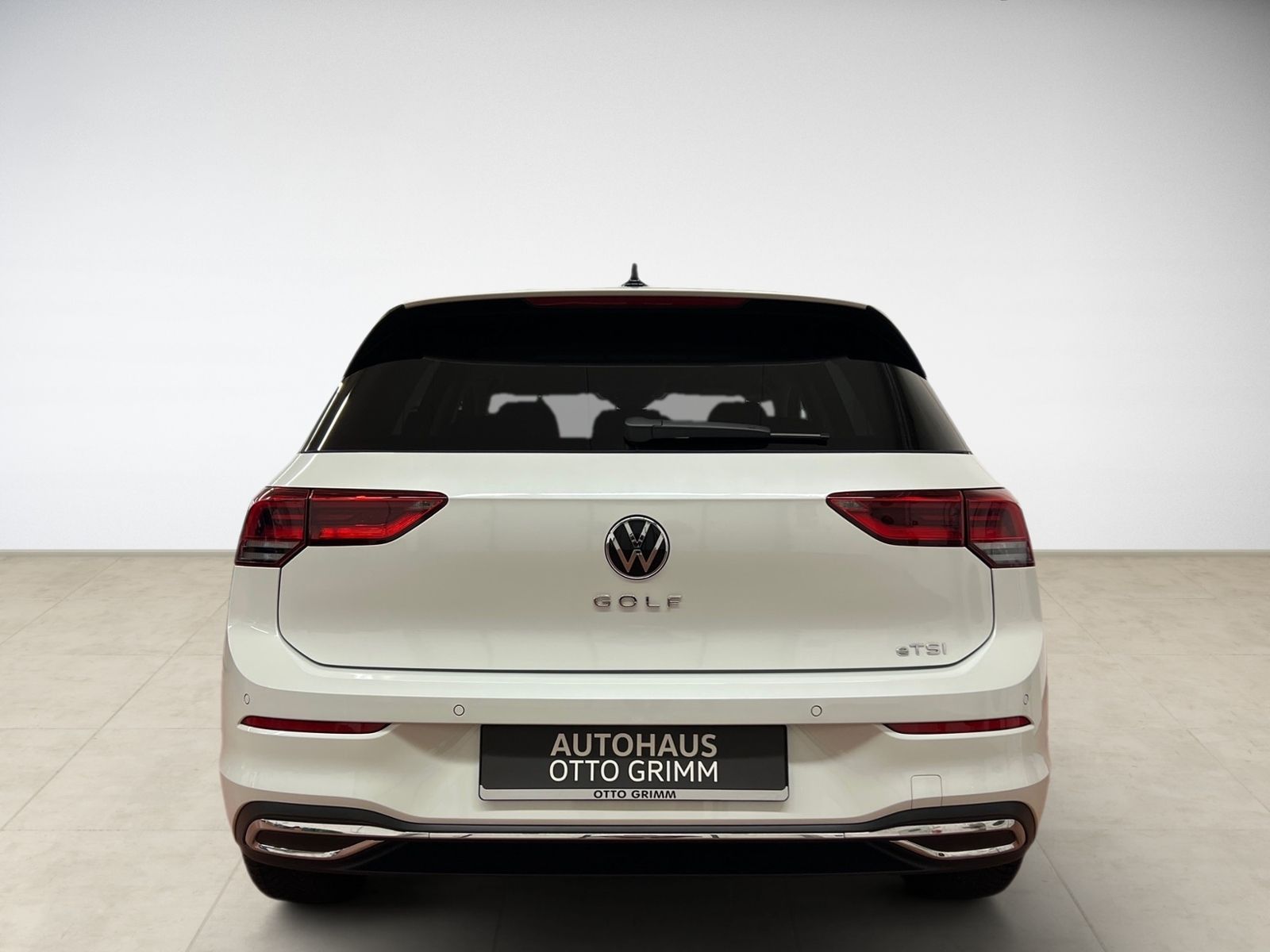 Volkswagen Golf VIII 1.0 eTSI - Samsaru's Car Outlet