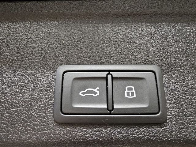 Audi A4 40 TFSI Q 2x S Line - Samsaru's Car Outlet