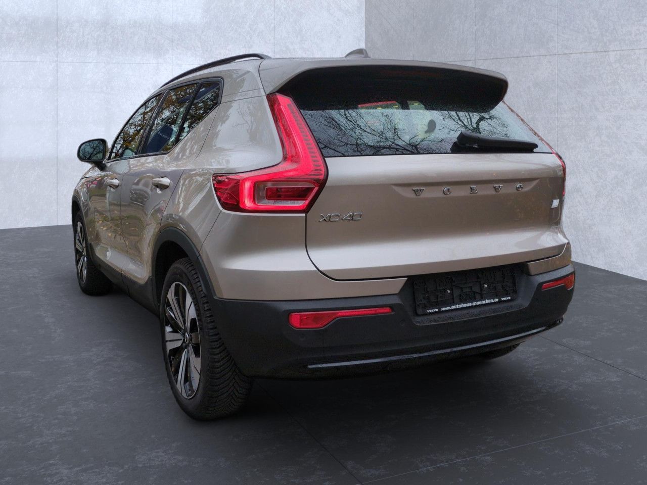 Volvo XC 40 Plus Dark Recharge Plug-In Hybrid 2WD